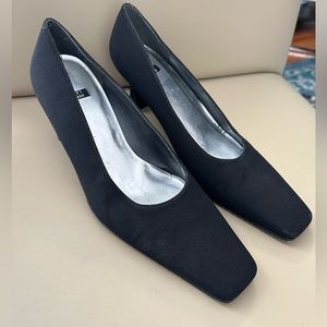 Stuart Weitzman classic pumps - size 10